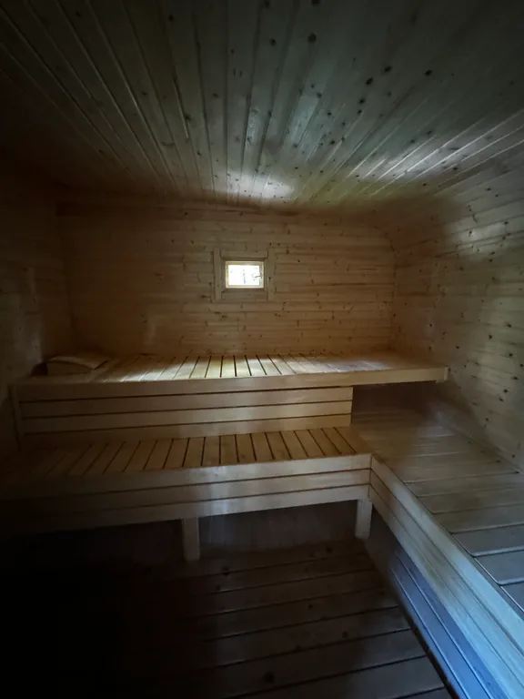 Уютное Бунгало в лесу у горнолыжного склона и пляжа Сорочаны