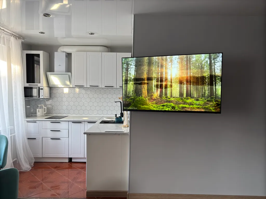 Уютная студия с видом на лес