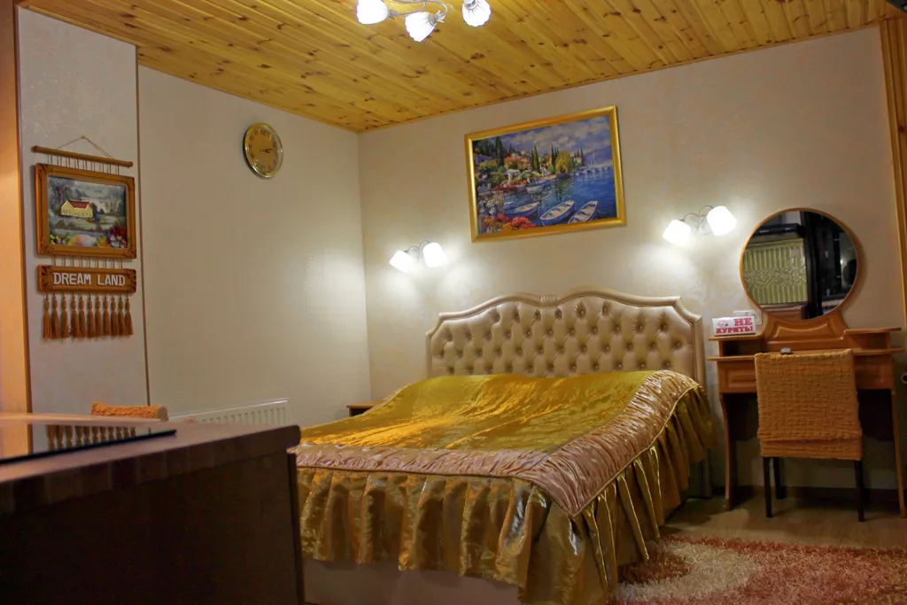 Квартира Семейный однокомнатный двухуровневый апартамент с кухней — аренда посуточно в Феодосия