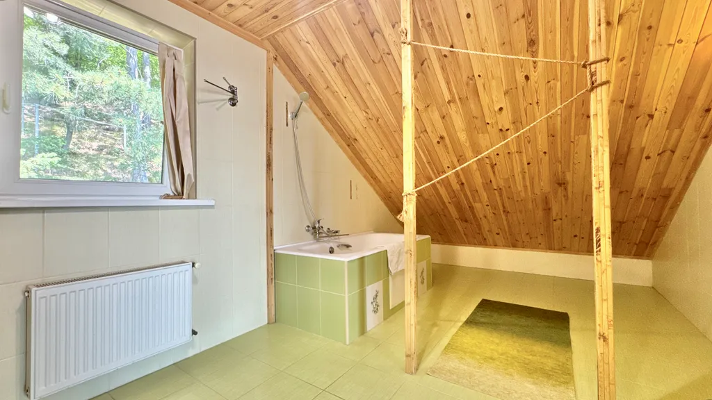 Дом с бассейном в Аутке