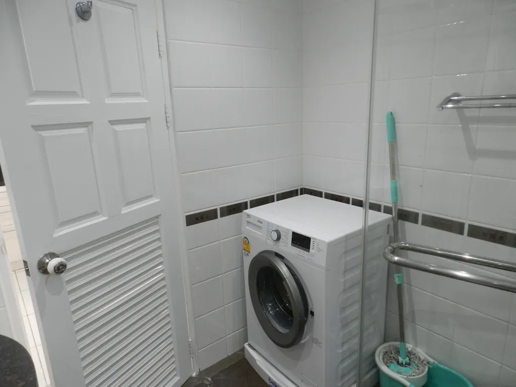 Студия с фронтальным видом на море