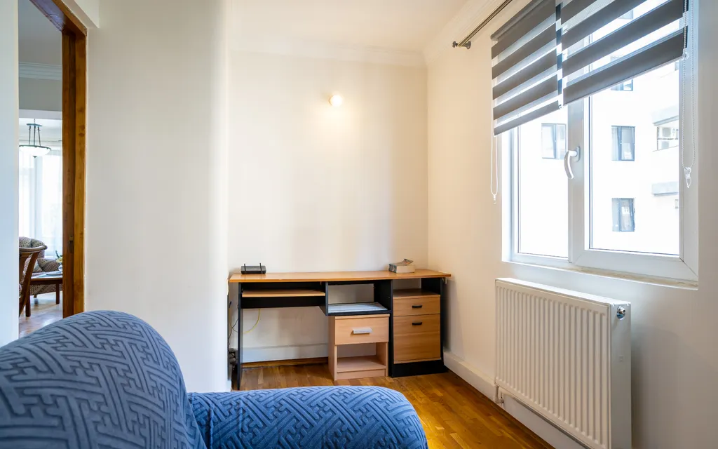 Просторный апартамент возле парка в центре Ваке