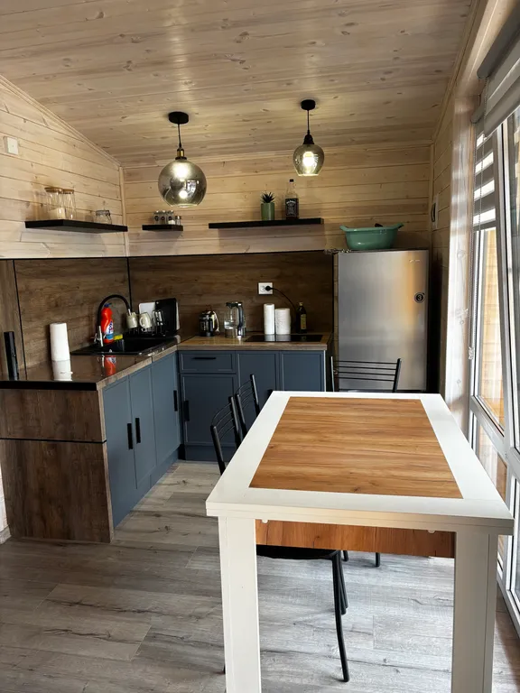 Новый коттедж с террасой и завораживающим видом на горы