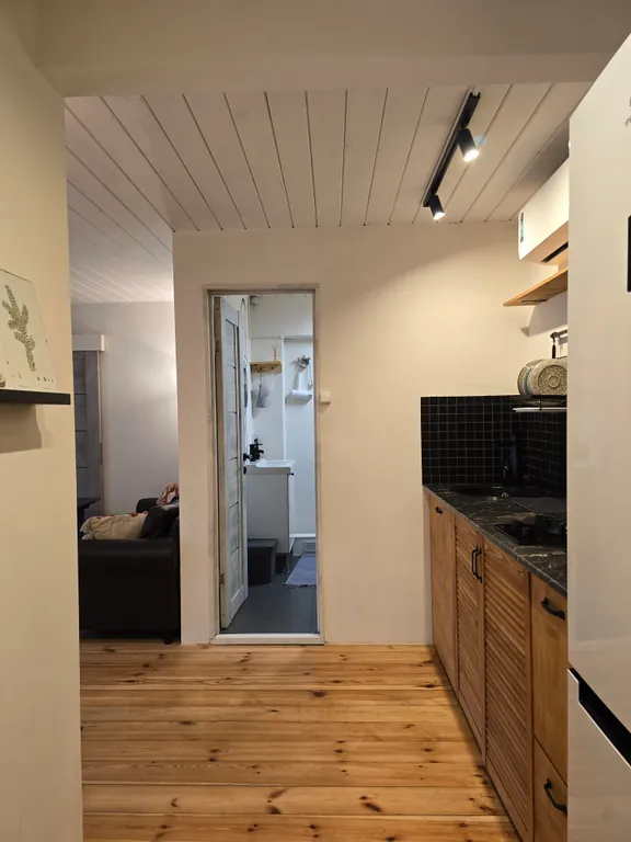 Домик в сосновом лесу