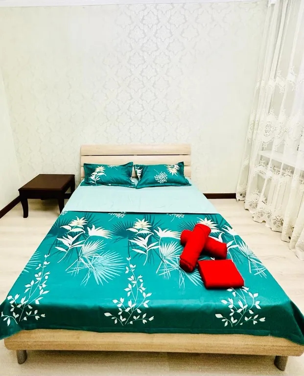 Уютная, просторная и светлая 3-комнатная квартира — аренда посуточно в Алматы