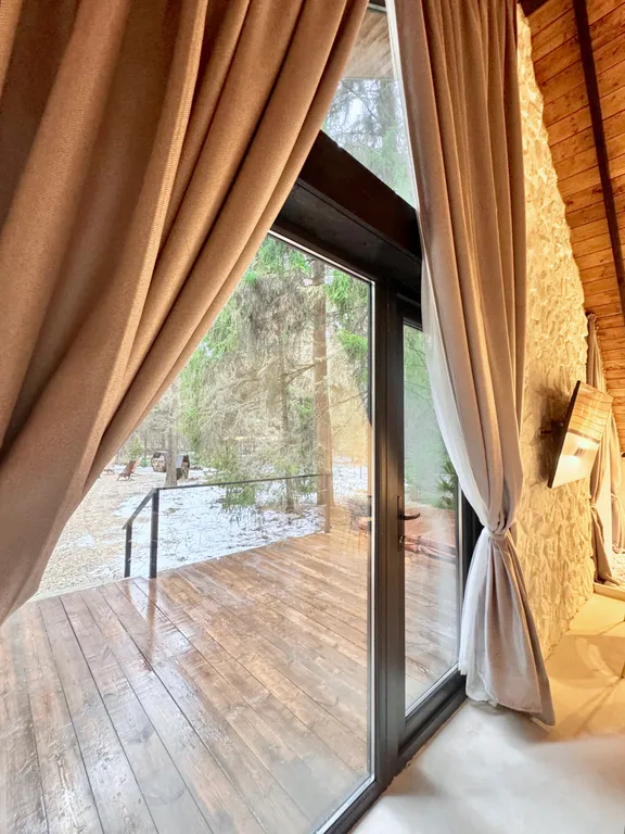 Уютный дом Elovoye в сердце леса с уличным спа-бассейном