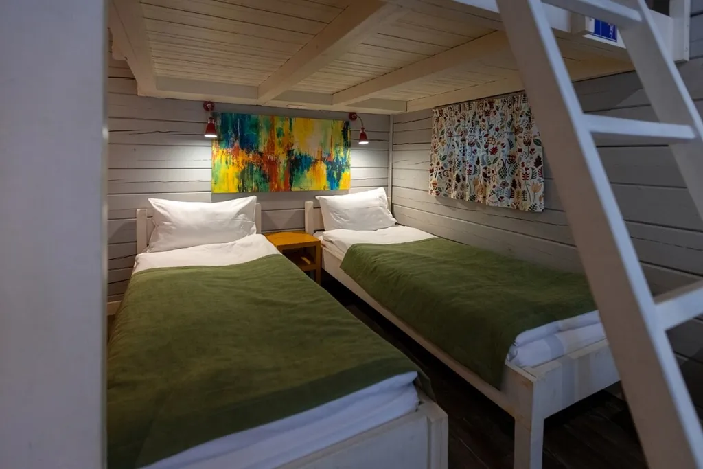 Домик с видом на озеро