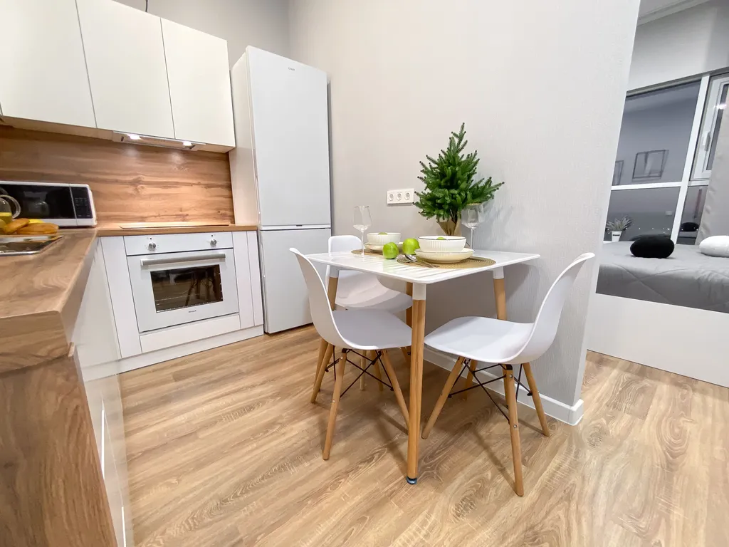 Квартира с большим ТВ у Суворовского училища