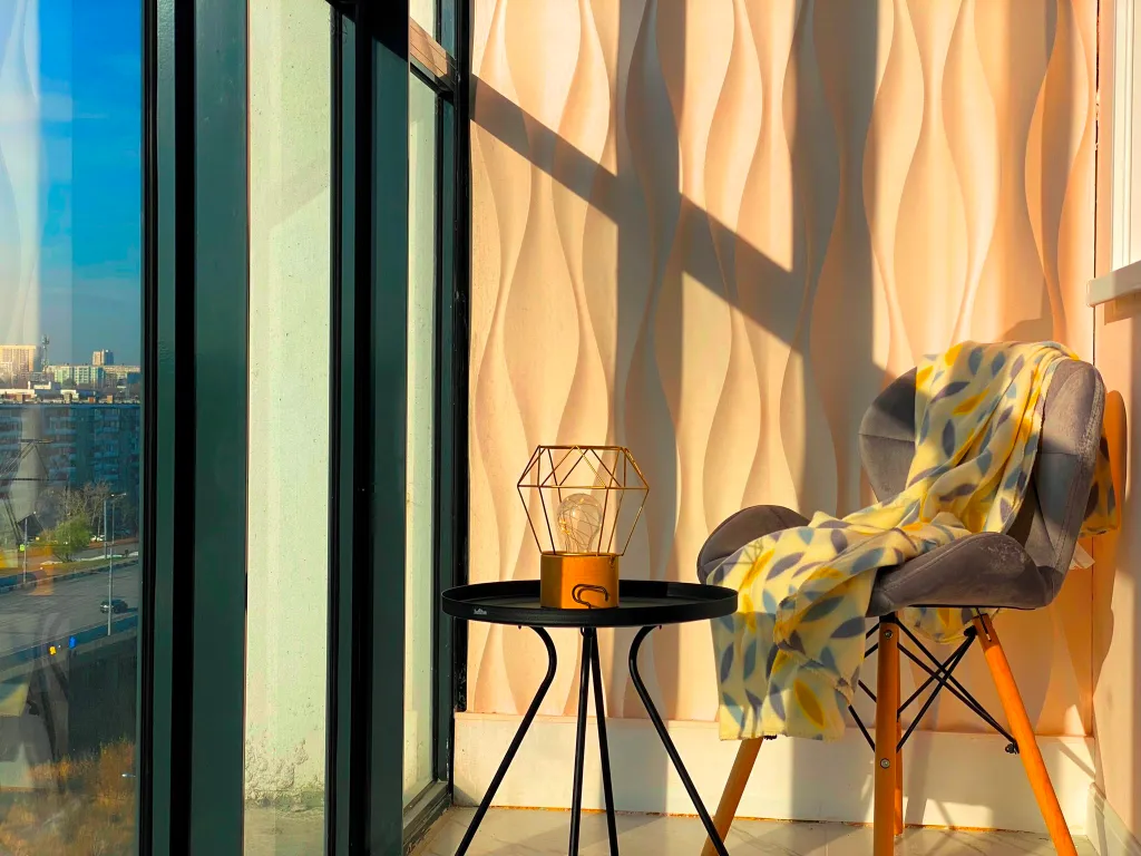 Студия с потрясающей панорамой набережной у ТРК Родник