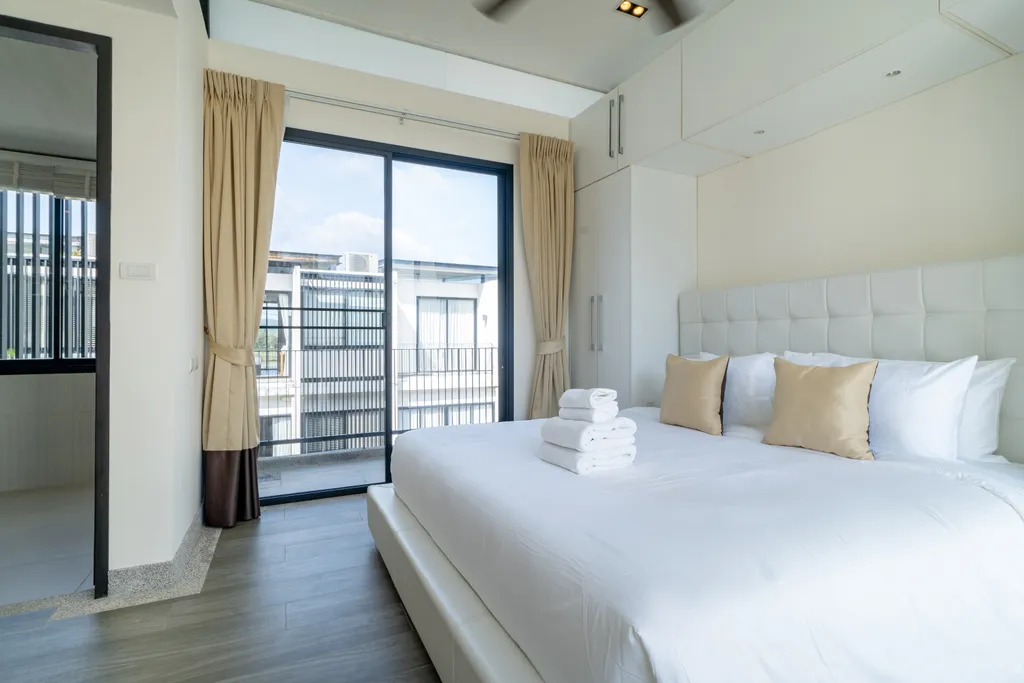 Awesome 3bd Townhouse with a patio