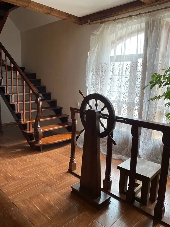 Дизайнерский дом Каравелла в центре Абзаково