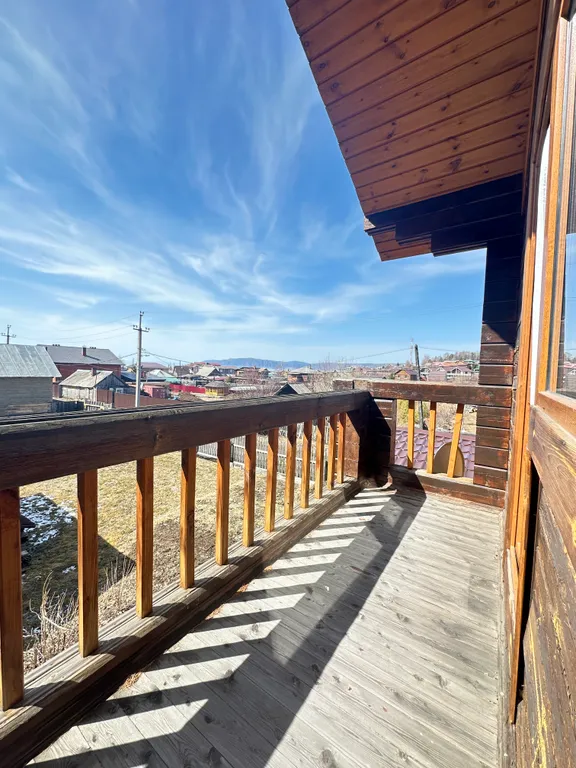 Дом у озера в Листвянке