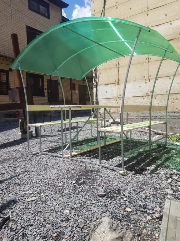 Новый трёхэтажный коттедж в центре