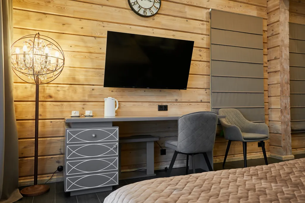 Полулюкс с кроватью размера kihg-size и видом на озеро