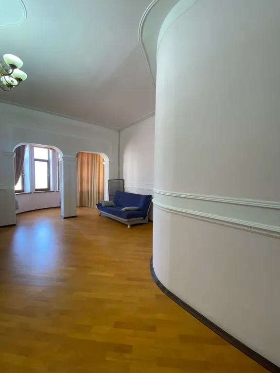 Дом напротив фонтана с потрясающим видом на крепость, фонтан и море