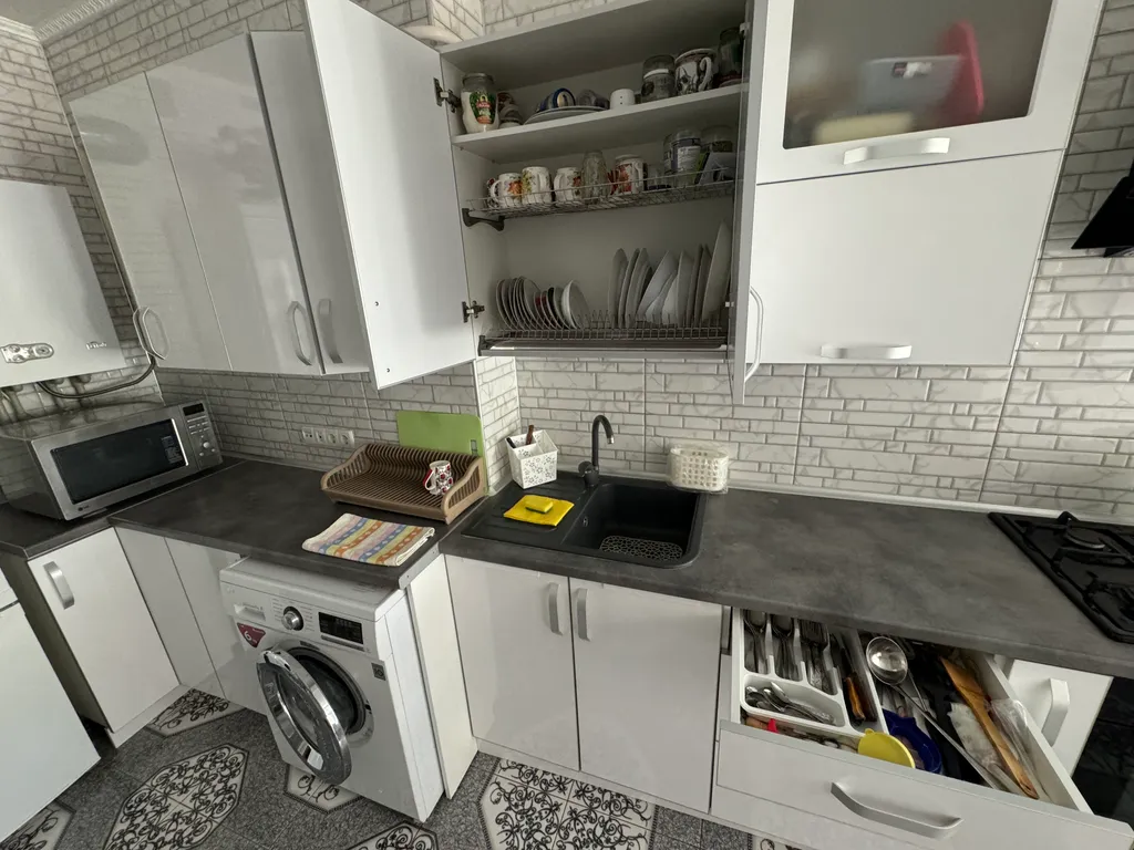 Коттедж Дом в хорошем районе, без соседей — Евпатория