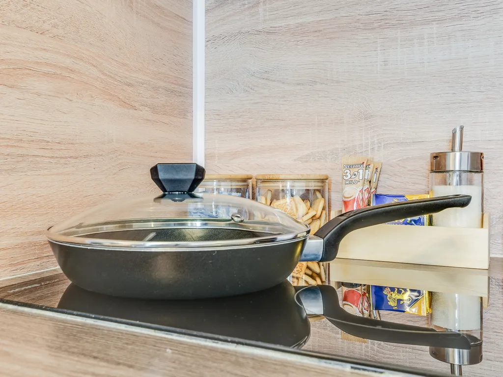 Новая студия, чистый подъезд, свежий ремонт, рядом аэропорт