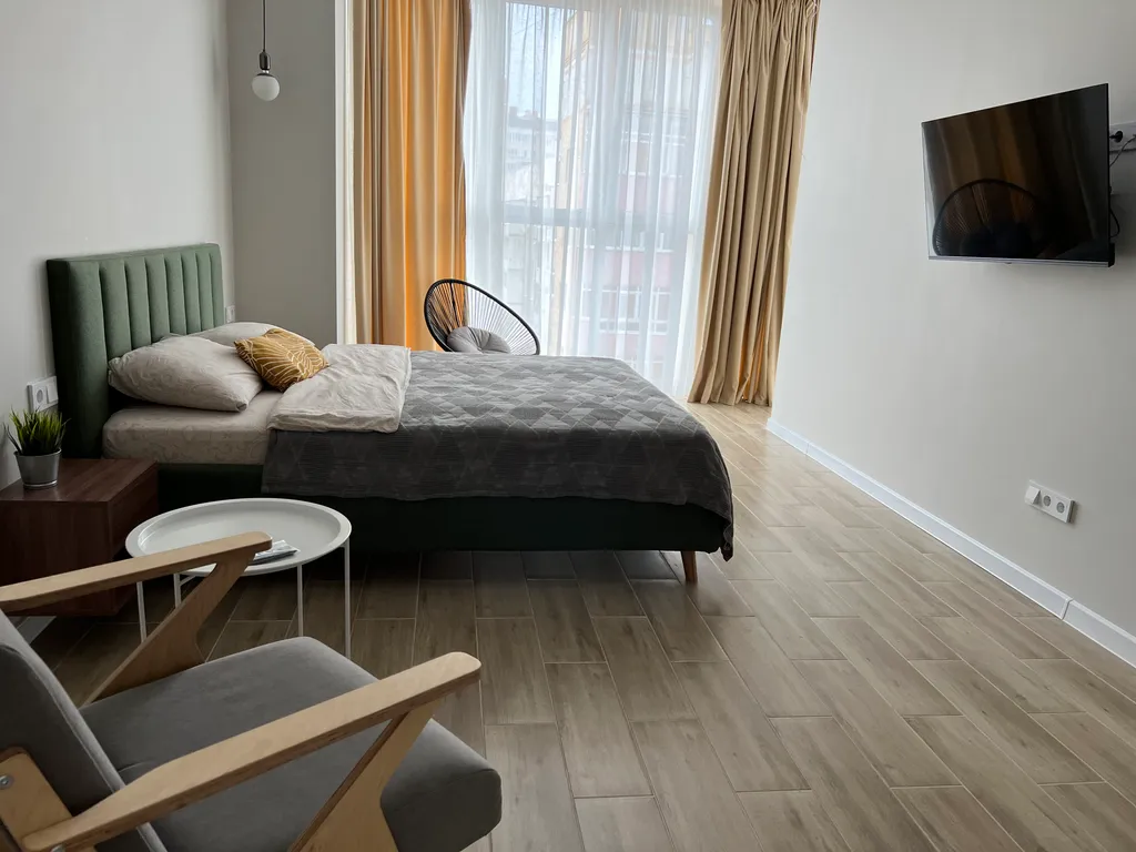 Современная квартира с кондиционером в центре города