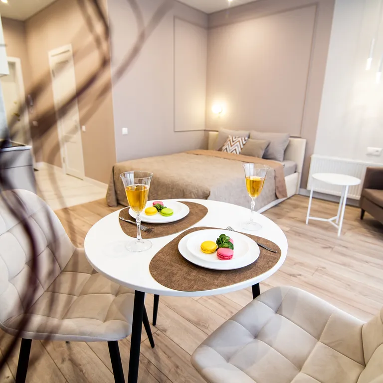 Уютная квартира - студия с кондиционером недалеко от аэропорта