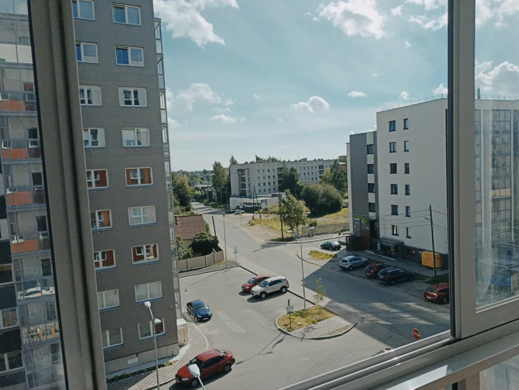 Новая квартира с панорамным балконом в расширенном центре