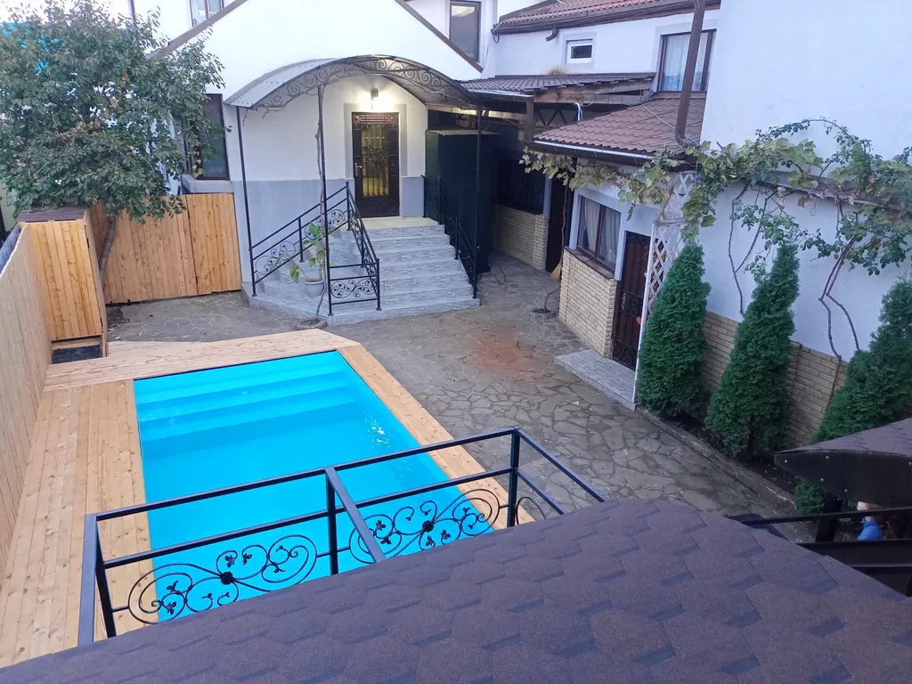 Коттедж Дом с теплым бассейном и баней на дровах — аренда посуточно в Анапа