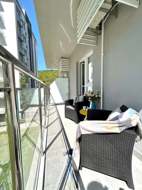 Квартира Апартаменты "AzurGarden" — Варваровка