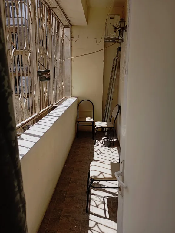 Большая и просторная квартира с двумя балконами в центре