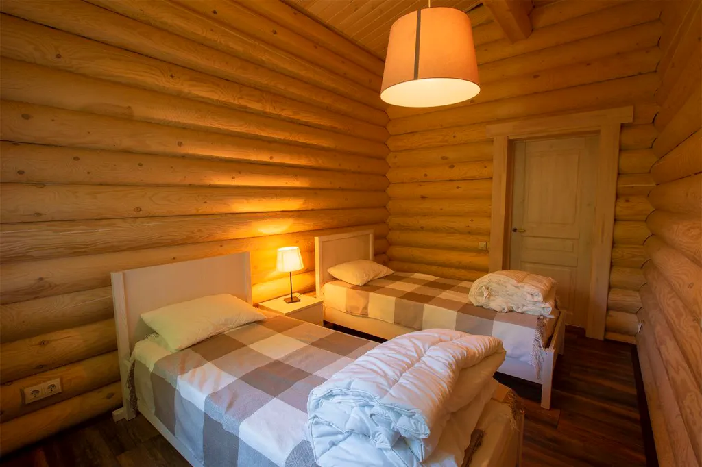 Дом рядом с лесом