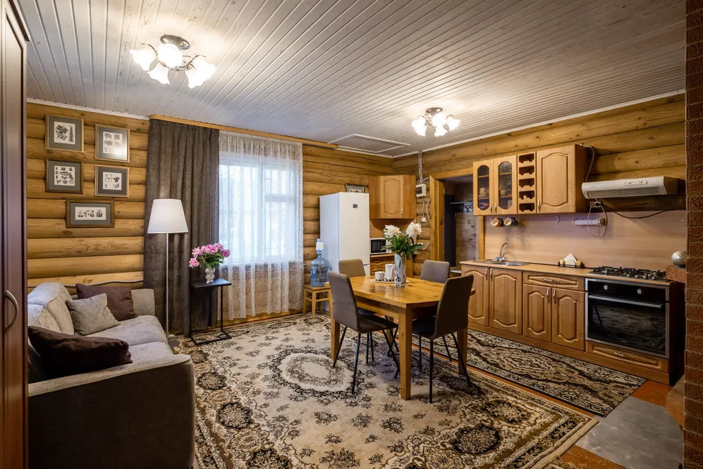 Дом 4 в  лесу у реки