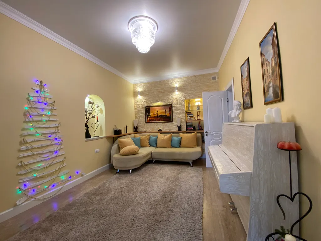 Двухкомнатная квартира возле набережной Ялты