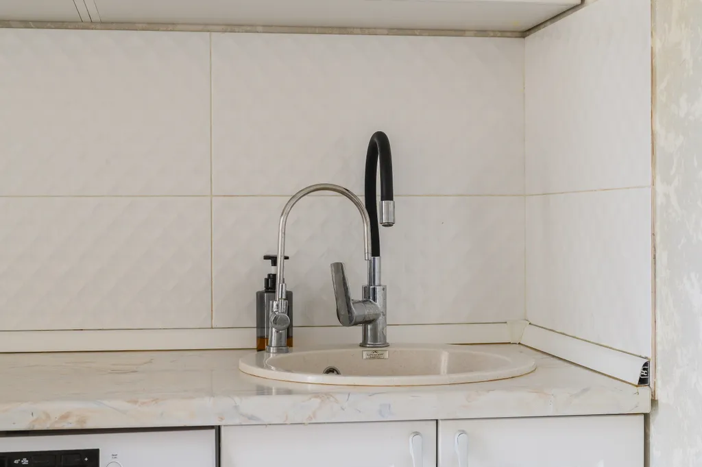 Трехкомнатная квартира с видом на горы в центре города