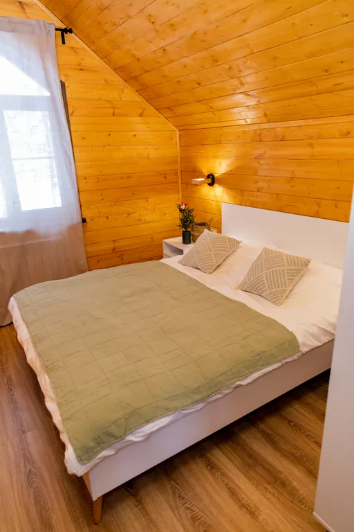 Дом на берегу озера