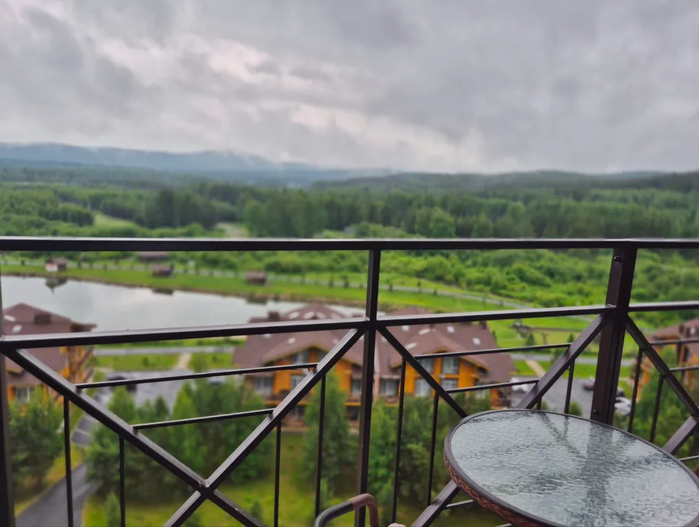 Захватывающий вид, панорамные окна и высокие потолки