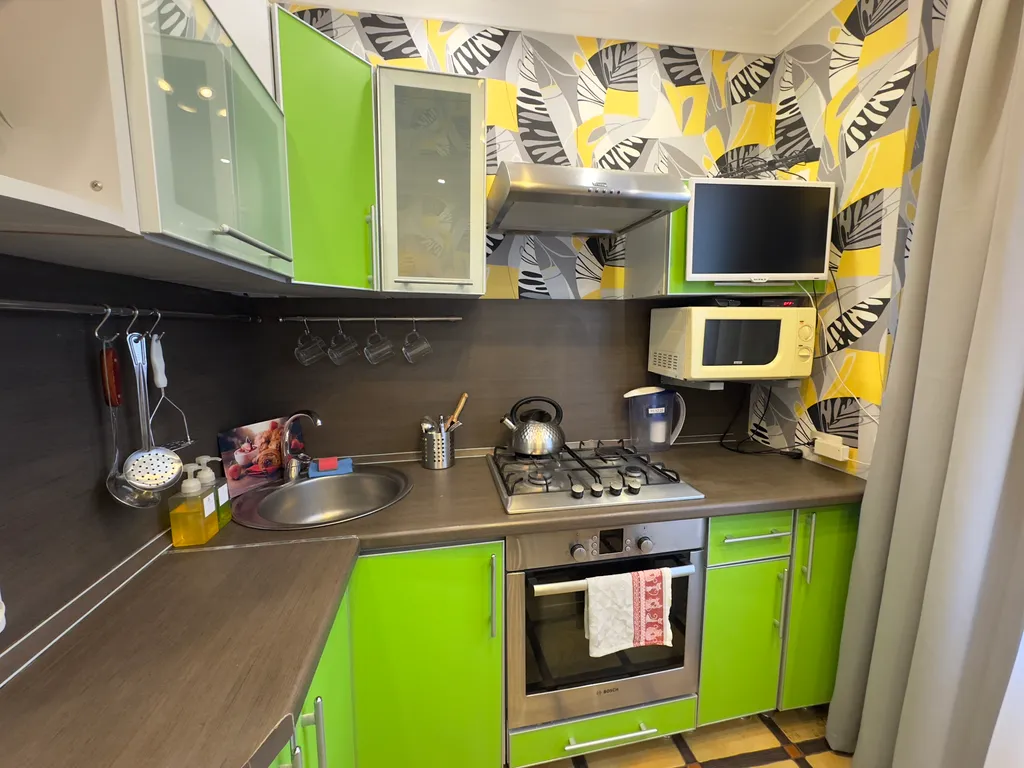 Люксовая двухкомнатная с авторским освещением