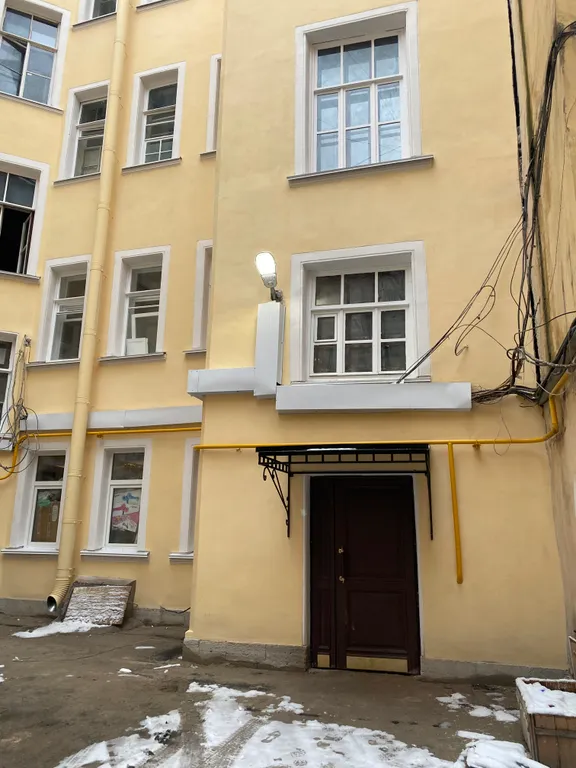 Студия с джакузи в центре