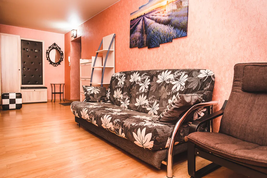 Элитная двухкомнатная квартира в центре у площади Ленина