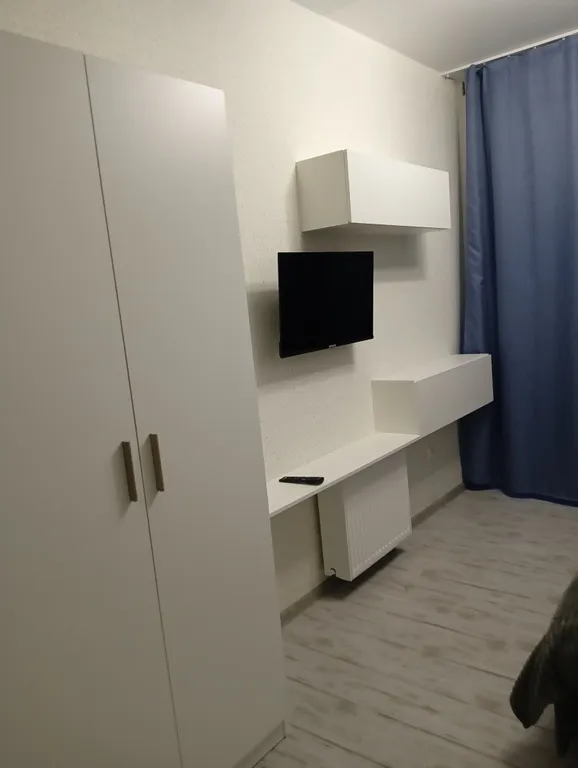 Уютная, светлая студия с панорамными окнами