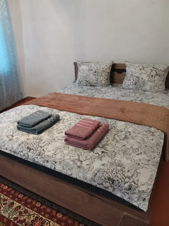 Домик в предгорье горы "50 лет"