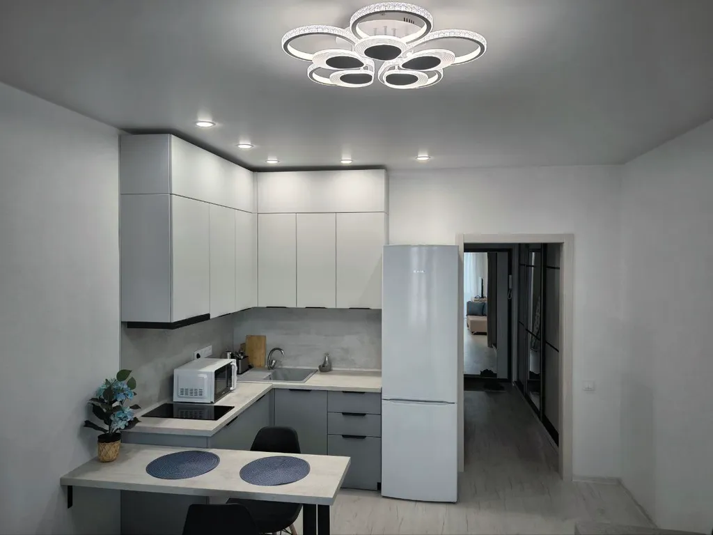 Светлая современная студия