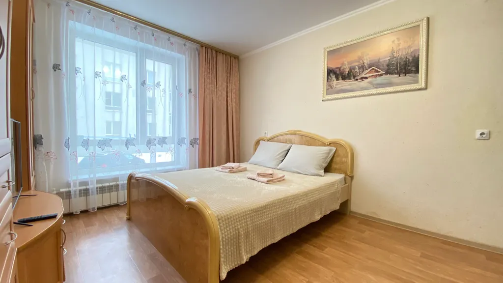 Уютная квартира с большими окнами — аренда посуточно в Калуга