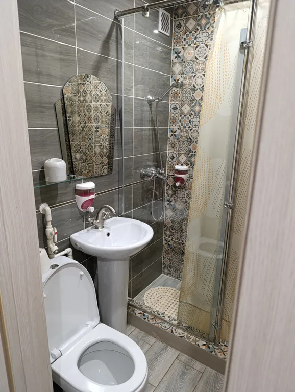 Просторная квартира. Рядом всё, заезд с трассы без проблем