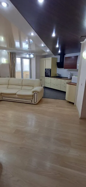 Трёхкомнатная квартира RichHouse на Новосёлов 8