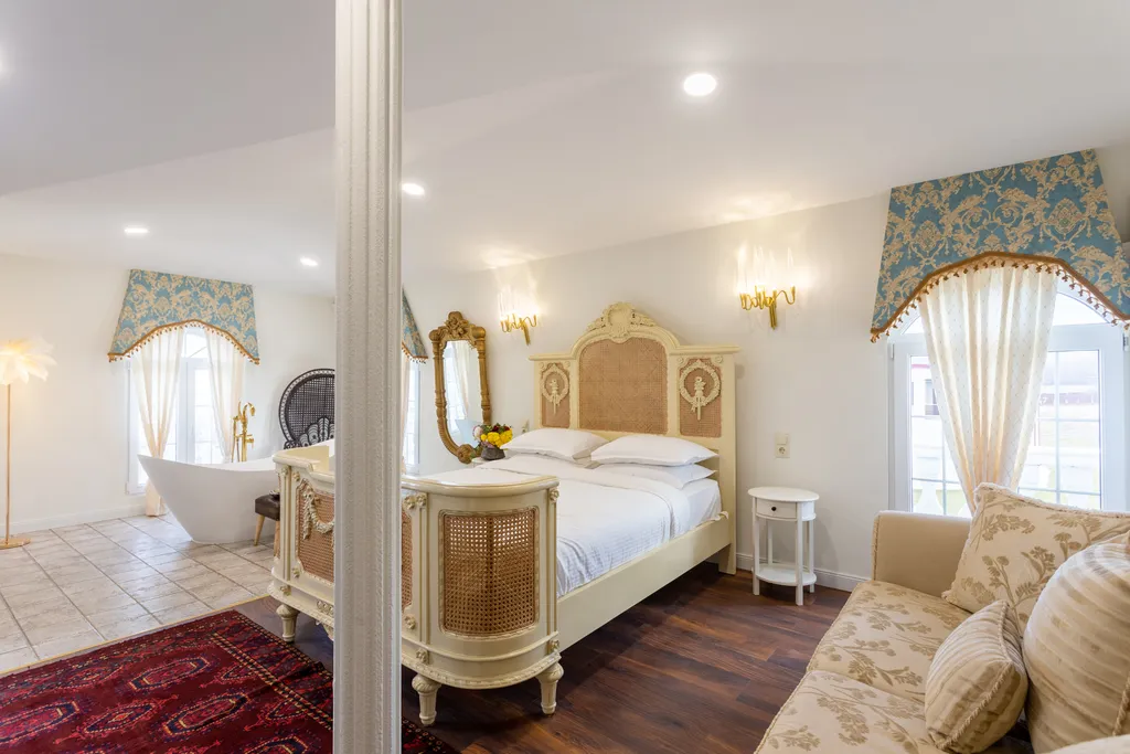 Shindisi Residence, VIP Villa