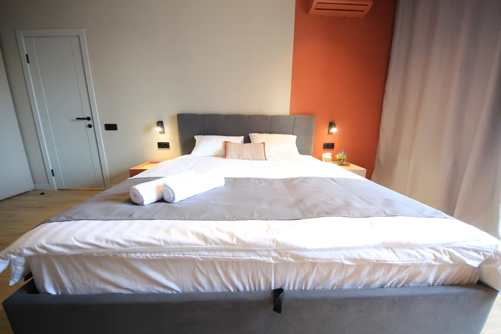 Квартира NiceAparts - стильная квартира в центре с видом на Казанский собор — Ярославль