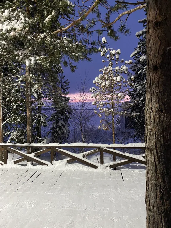Уютный дом на берегу водохранилища