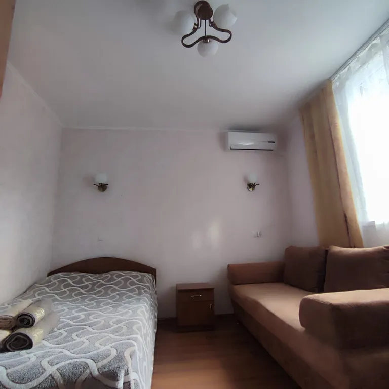 Коттедж Второй этаж дома с балконом в Профессорском уголке — аренда посуточно в Алушта