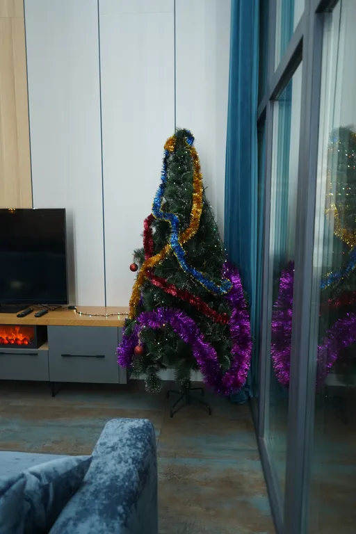 Современный дом у леса