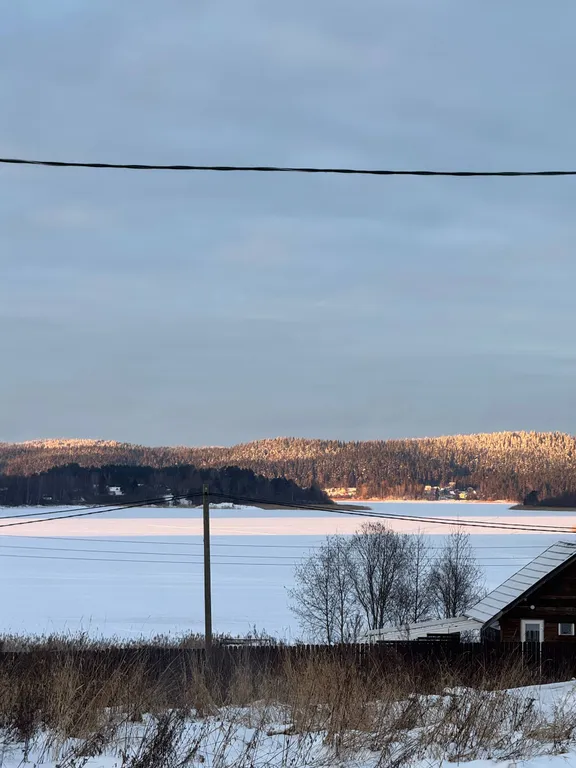 Новый дом с видом на озеро, сауной, гриль-домом и детской площадкой