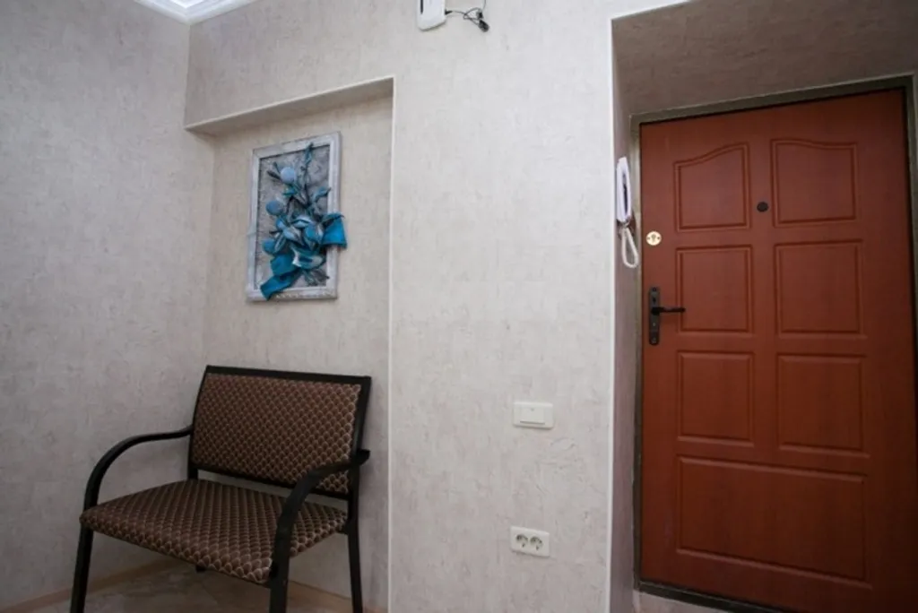 Шикарные двухкомнатные апартаменты на полощади Революции с джакузи