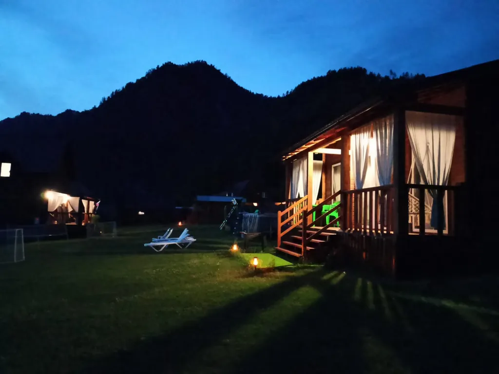 Двухкомнатный четырехместный гостевой дом с видом на горы №7